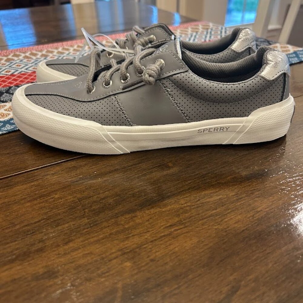 NWT Sperry Crest Vibe Leather Sneakers - Grey / Silver - Women's 7.5 - Picture 4 of 7